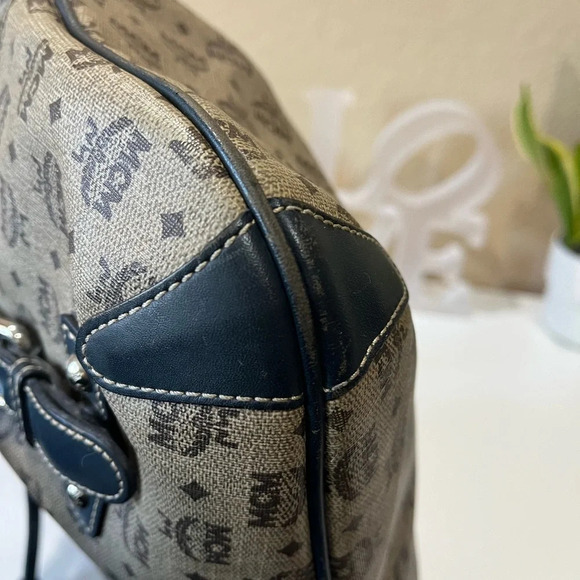 MCM DRAWSTRING HOBO - Picture 10 of 16